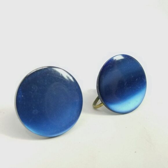Vintage Dark Blue Lucite Plastic Disc Clip On Earrings, Round, Screw Backs - Picture 3 of 7